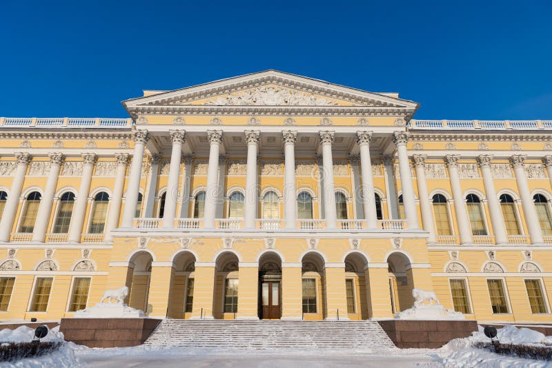 Παλάτι Mikhailovsky κρατικών ρωσικό μουσείων, Άγιος Πετρούπολη, Ρωσία Στενός επάνω προσόψεων στοκ εικόνες Παλάτι Mikhailovsky κρατικών ρωσικό μουσείων, Άγιος Πετρούπολη, Ρωσία Στενός επάνω προσόψεων στοκ εικόνες