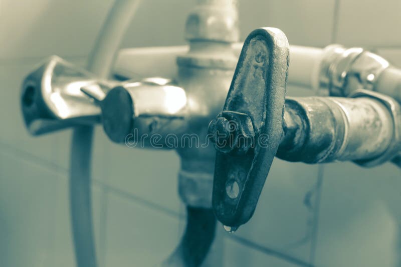 Παλαιός στενός επάνω κρουνών εικόνα που τονίζεται στοκ φωτογραφίες Παλαιός στενός επάνω κρουνών εικόνα που τονίζεται στοκ φωτογραφίες