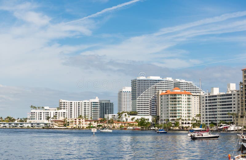 Πολυκατοικίες και βάρκες στο FT Lauderdale στοκ φωτογραφίες