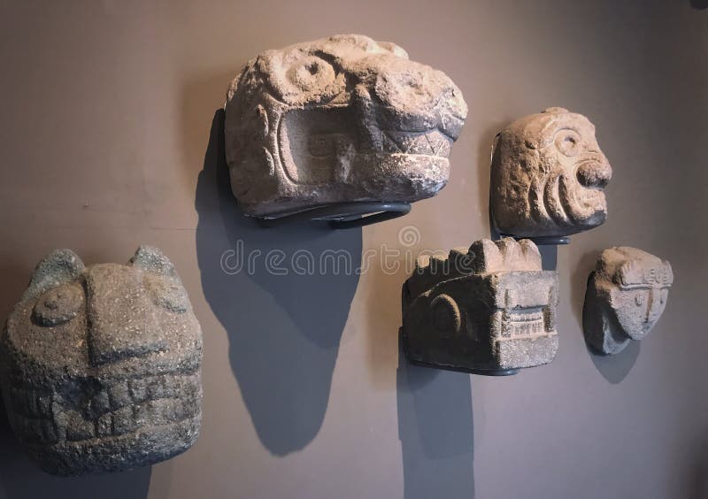 Πέτρινα κεφάλια “Cabezas Clavas από Chavin de Huantar στοκ εικόνα με δικαίωμα ελεύθερης χρήσης Πέτρινα κεφάλια “Cabezas Clavas από Chavin de Huantar στοκ εικόνα με δικαίωμα ελεύθερης χρήσης