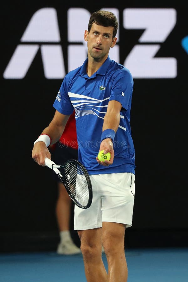 πρωτοπόρος Novak Djokovic του Grand Slam 14 χρόνου στη δράση κατά τη διάρκεια της ημιτελικής αντιστοιχίας του στο 2019 Αυστραλός στοκ φωτογραφία με δικαίωμα ελεύθερης χρήσης πρωτοπόρος Novak Djokovic του Grand Slam 14 χρόνου στη δράση κατά τη διάρκεια της ημιτελικής αντιστοιχίας του στο 2019 Αυστραλός στοκ φωτογραφία με δικαίωμα ελεύθερης χρήσης