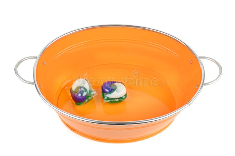 Ð'asin et protections de gel avec la poudre de liquide de lavage d'isolement sur le fond blanc images stock Ð'asin et protections de gel avec la poudre de liquide de lavage d'isolement sur le fond blanc images stock