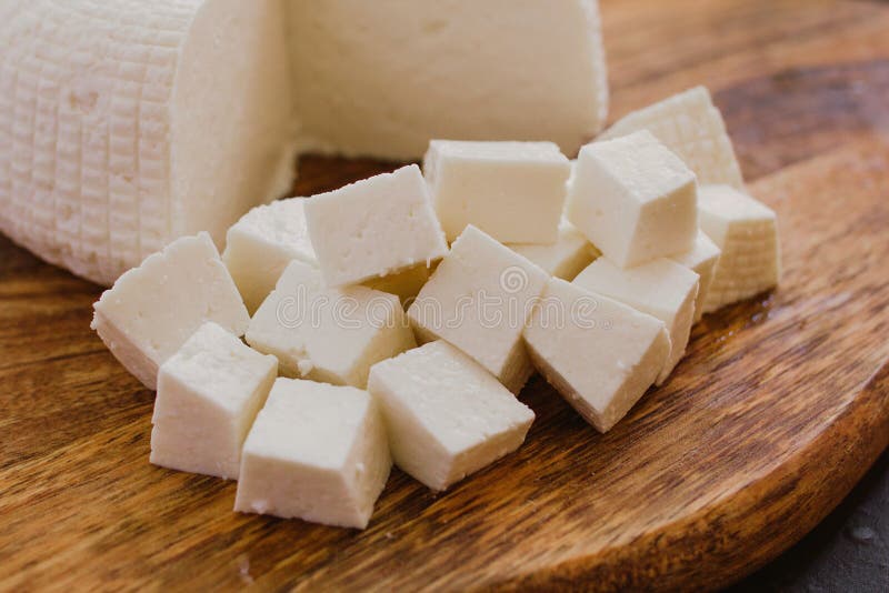 Доска сыра panela Queso мексиканская, diced сыр, сыр мексиканской кухни белый в Мексике стоковые фотографии rf Доска сыра panela Queso мексиканская, diced сыр, сыр мексиканской кухни белый в Мексике стоковые фотографии rf