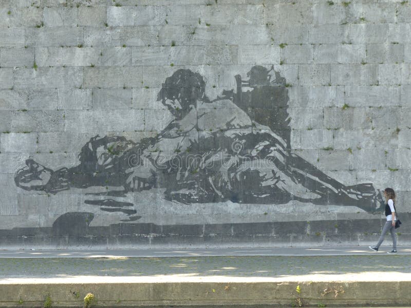 Деталь монументальной настенной росписи Вильям Kentridge длиной Тибр Рима, Италии стоковые фотографии rf Деталь монументальной настенной росписи Вильям Kentridge длиной Тибр Рима, Италии стоковые фотографии rf