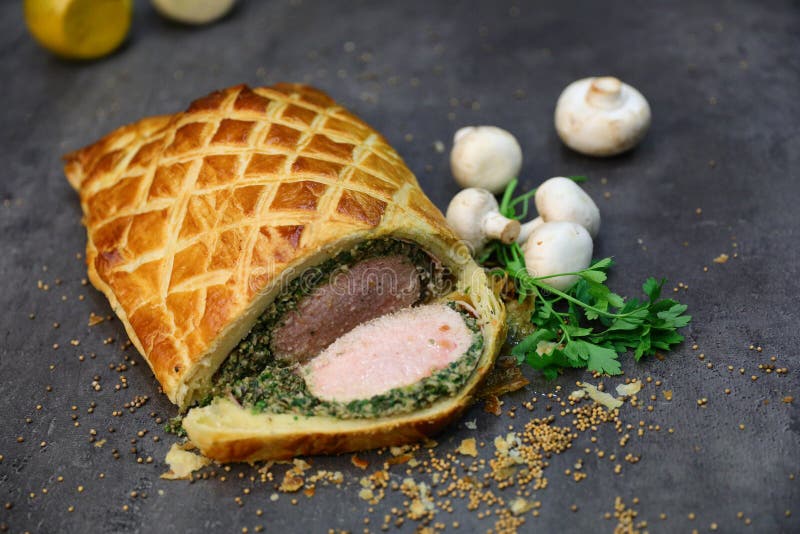 Вкусная говядина Веллингтон стоковое изображение rf Вкусная говядина Веллингтон стоковое изображение rf