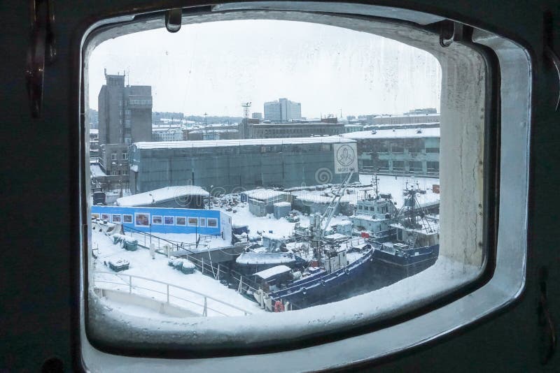 Внутри первого советского ядерная ледокола „Ленин „причалил навсегда в порте Мурманск, заливе Kola стоковые фотографии rf Внутри первого советского ядерная ледокола „Ленин „причалил навсегда в порте Мурманск, заливе Kola стоковые фотографии rf