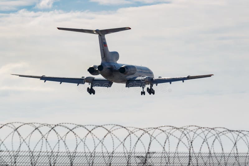 Москва, Россия - 14-ое марта 2019: Туполев Tu-154M RA-85084 воздушных судн военновоздушной силы Российской Федерации идя к призем стоковое изображение Москва, Россия - 14-ое марта 2019: Туполев Tu-154M RA-85084 воздушных судн военновоздушной силы Российской Федерации идя к призем стоковое изображение