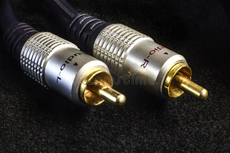 Позолоченные соединители RCA аудио стоковые изображения Позолоченные соединители RCA аудио стоковые изображения