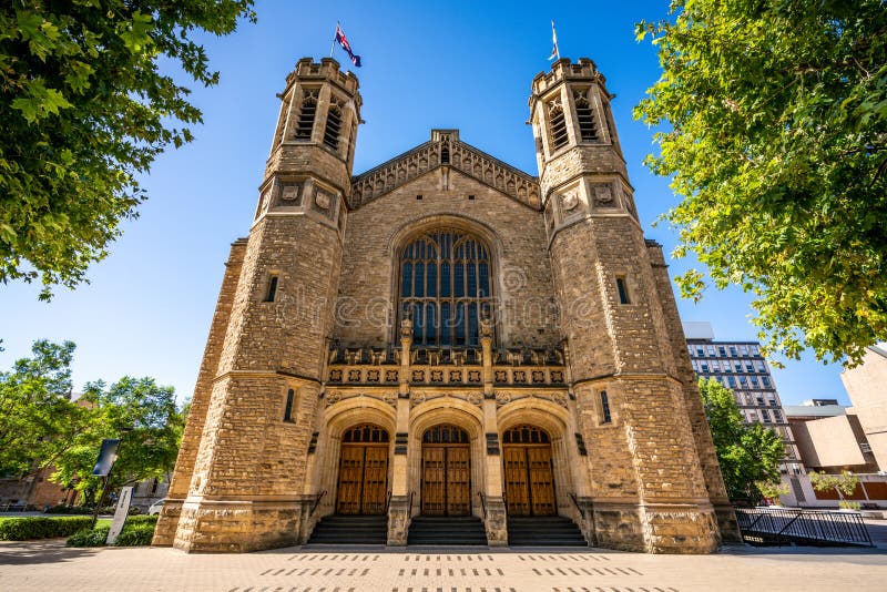Передний взгляд фасада Bonython Hall здание наследия в Аделаиде южной Австралии стоковая фотография rf Передний взгляд фасада Bonython Hall здание наследия в Аделаиде южной Австралии стоковая фотография rf