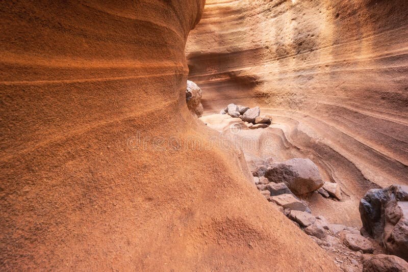 Сценарный каньон известняка, Barranco de las Vacas в Гран-Канарии, Канарских островах Испании стоковое изображение rf Сценарный каньон известняка, Barranco de las Vacas в Гран-Канарии, Канарских островах Испании стоковое изображение rf