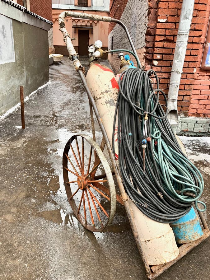 Установка баллона для сваривая кислорода стоковое изображение rf Установка баллона для сваривая кислорода стоковое изображение rf