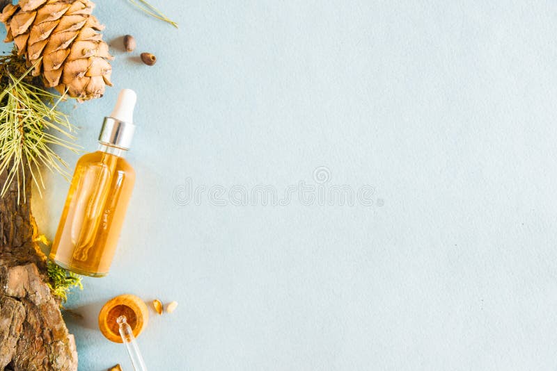 Óleos homeopaticamente, suplementos dietéticos para os cosméticos naturais da saúde intestinal, óleos para cuidados com a pele em imagem de stock royalty free Óleos homeopaticamente, suplementos dietéticos para os cosméticos naturais da saúde intestinal, óleos para cuidados com a pele em imagem de stock royalty free