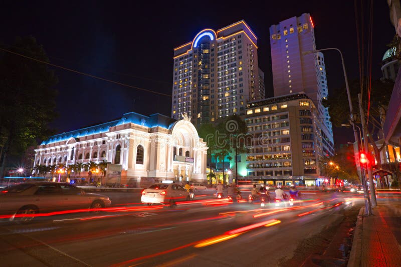 A ópera em Ho Chi Minh City, Vietnam imagem de stock A ópera em Ho Chi Minh City, Vietnam imagem de stock