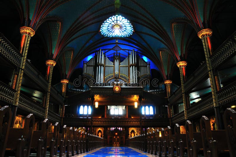 Órgano de tubo de la basílica de Notre Dame fotografía de archivo libre de regalías Órgano de tubo de la basílica de Notre Dame fotografía de archivo libre de regalías