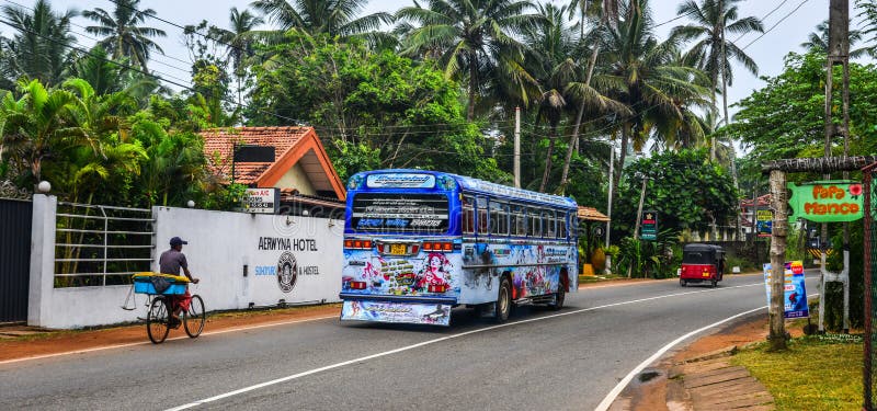 Ônibus local em Galle, Sri Lanka imagens de stock Ônibus local em Galle, Sri Lanka imagens de stock