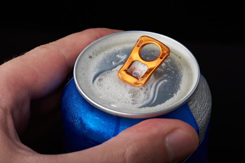 Ölskum i tenn- can för metall arkivbilder Ölskum i tenn- can för metall arkivbilder
