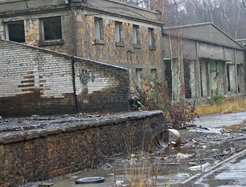 Övergivna industriella byggnader royaltyfri foto Övergivna industriella byggnader royaltyfri foto