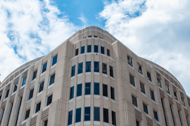 Överkänslig vy av Orlando City Hall i stadens stadsområde 41 arkivbild Överkänslig vy av Orlando City Hall i stadens stadsområde 41 arkivbild