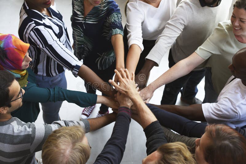 Übergeben Geschäftsleute Teamwork-Zusammenarbeits-zusammen