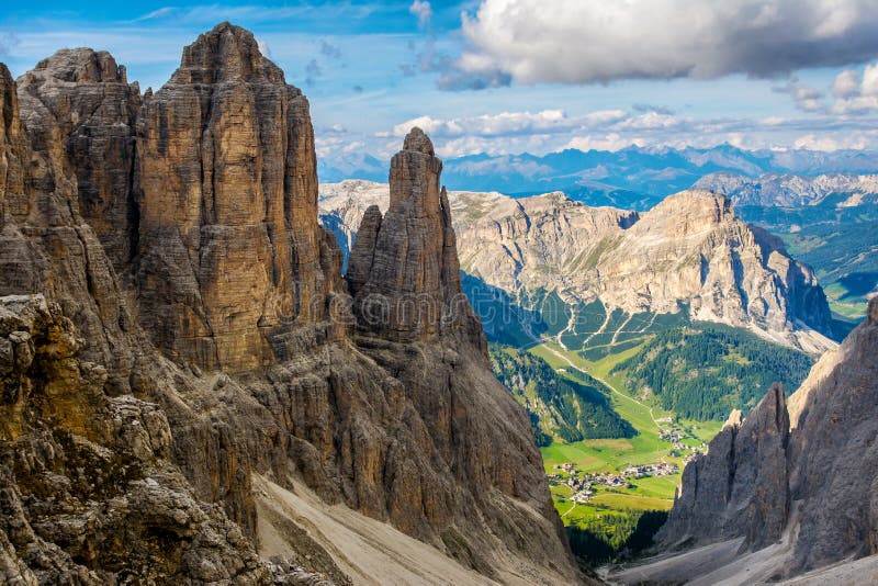 Überraschende Ansicht von den Bergen Sella Ronda, Süd-Tirol, Dolomit, Italien Reise in der Natur Künstlerisches Bild Karpaten, Uk stockbilder Überraschende Ansicht von den Bergen Sella Ronda, Süd-Tirol, Dolomit, Italien Reise in der Natur Künstlerisches Bild Karpaten, Uk stockbilder