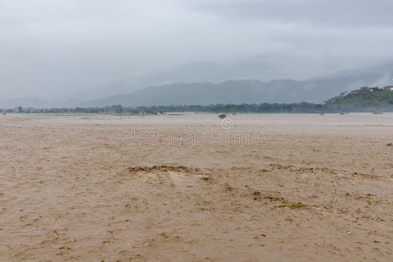 überschwemmt nach heftigem Regen in Pakistan