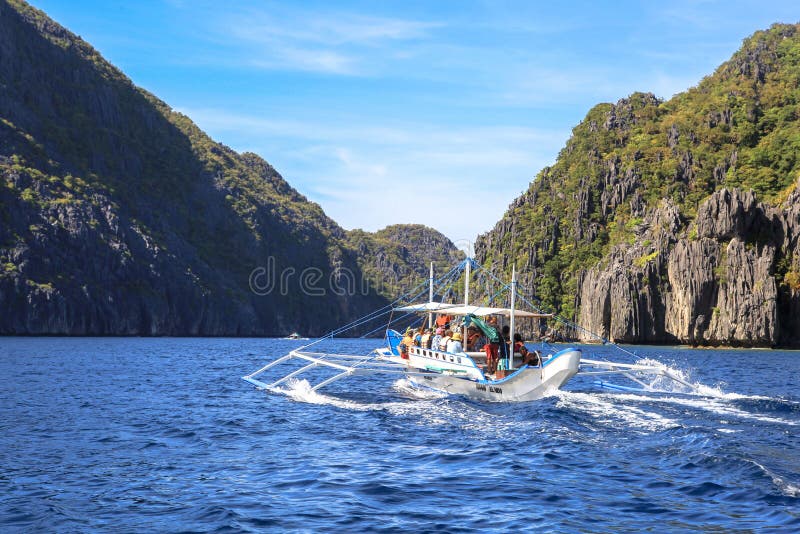 Łodzie na plaży El Nido, Filipiny zdjęcia stock Łodzie na plaży El Nido, Filipiny zdjęcia stock