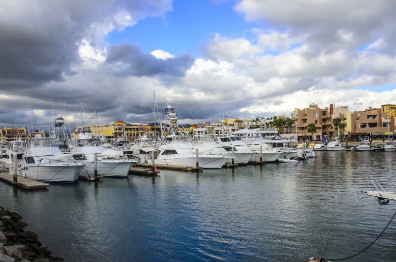 ŁODZIE W CABO SAN LUCAS molu fotografia stock ŁODZIE W CABO SAN LUCAS molu fotografia stock