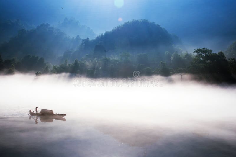 Łowić na Dongjiang jeziorze obrazy royalty free Łowić na Dongjiang jeziorze obrazy royalty free