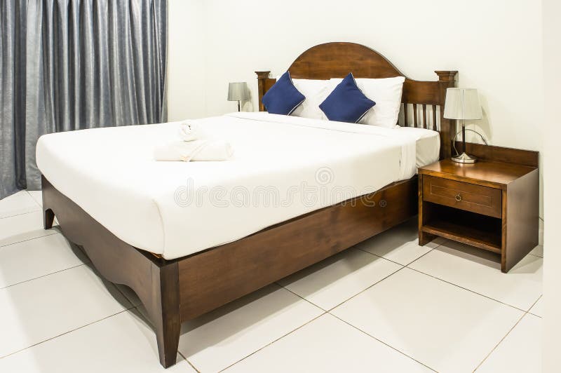 łóżkowy dwoisty pokój hotelowy zdjęcie stock łóżkowy dwoisty pokój hotelowy zdjęcie stock