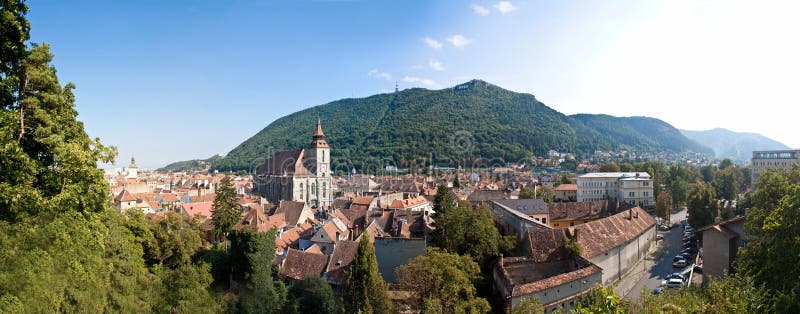 Średniowieczna miasto panorama - Brasov, Rumunia zdjęcie stock Średniowieczna miasto panorama - Brasov, Rumunia zdjęcie stock