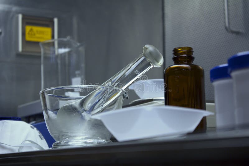 Środek farmaceutyczny powiększa wyposażenie przygotowywającego dla use zdjęcie royalty free Środek farmaceutyczny powiększa wyposażenie przygotowywającego dla use zdjęcie royalty free