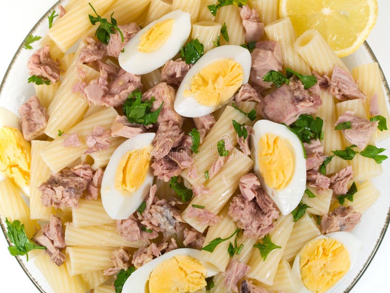 Śródziemnomorska karmowa kolekcja - makaron z tuńczykiem zdjęcia stock Śródziemnomorska karmowa kolekcja - makaron z tuńczykiem zdjęcia stock
