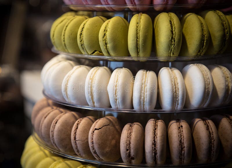 Świezi colourful wyśmienicie macarons obraz royalty free