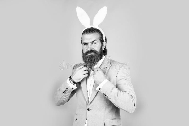 świętowanie wielkanocne. elegancki biznesmen nosi eleganckie ubrania na wakacje wiosenne. szczęśliwy wielkanoc. prawdziwy dżentelm zdjęcie stock
