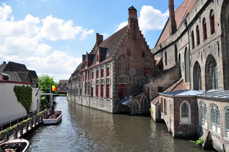 Święty John& x27; s szpital & x28; Memling Museum& x29; , Bruges zdjęcie stock Święty John& x27; s szpital & x28; Memling Museum& x29; , Bruges zdjęcie stock