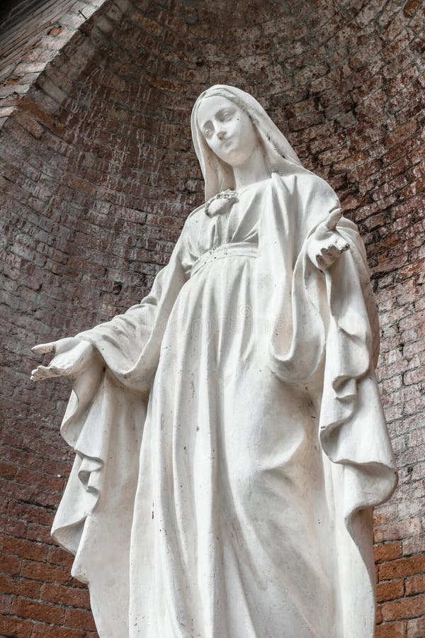 Άγαλμα της κυρίας μας στοκ φωτογραφία