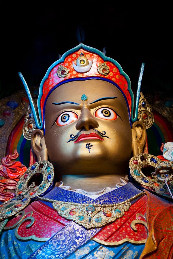 Άγαλμα του γκουρού Padmasabhava σε Hemis Gompa σε Leh, Ladakh, Ινδία στοκ εικόνα Άγαλμα του γκουρού Padmasabhava σε Hemis Gompa σε Leh, Ladakh, Ινδία στοκ εικόνα