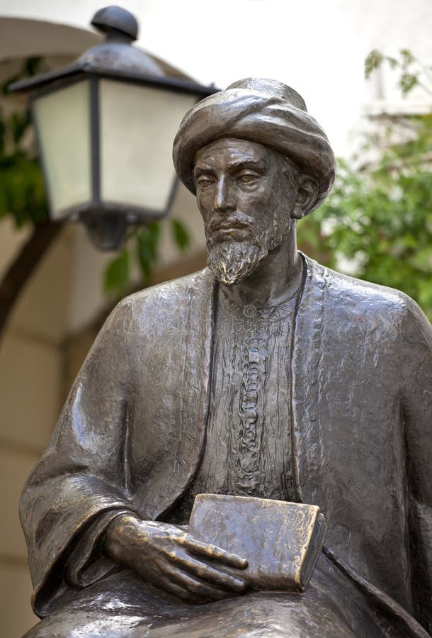 Άγαλμα του εβραϊκού μελετητή Μωυσής Maimonides, ραβίνος Mosheh Ben Maimon, Κόρδοβα, Ανδαλουσία στοκ φωτογραφίες Άγαλμα του εβραϊκού μελετητή Μωυσής Maimonides, ραβίνος Mosheh Ben Maimon, Κόρδοβα, Ανδαλουσία στοκ φωτογραφίες
