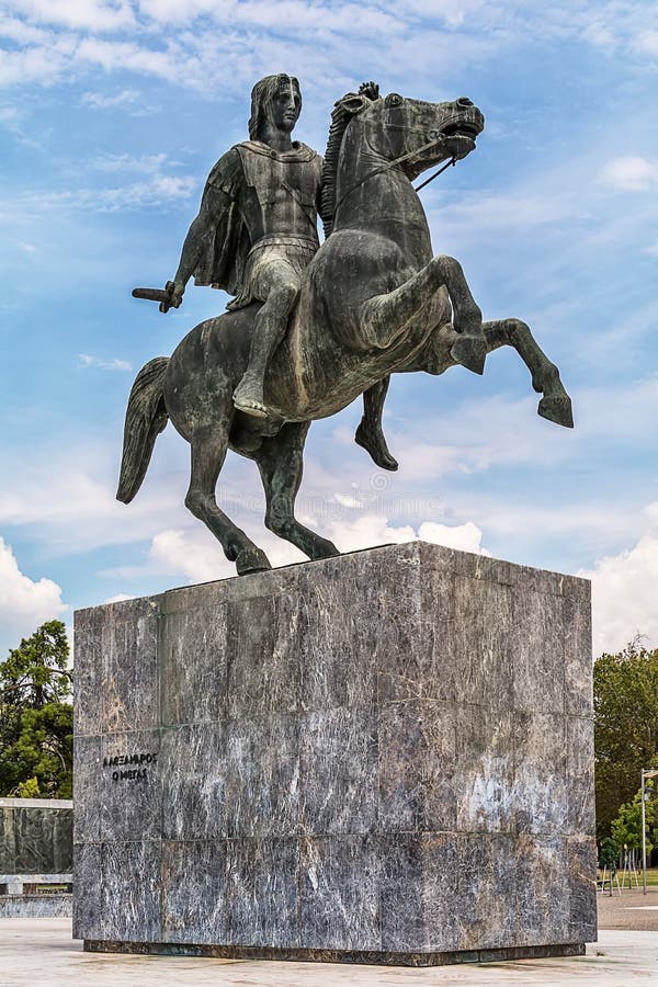 Άγαλμα του Αλεξάνδρου ο μεγάλος σε Θεσσαλονίκη στοκ φωτογραφίες με δικαίωμα ελεύθερης χρήσης Άγαλμα του Αλεξάνδρου ο μεγάλος σε Θεσσαλονίκη στοκ φωτογραφίες με δικαίωμα ελεύθερης χρήσης
