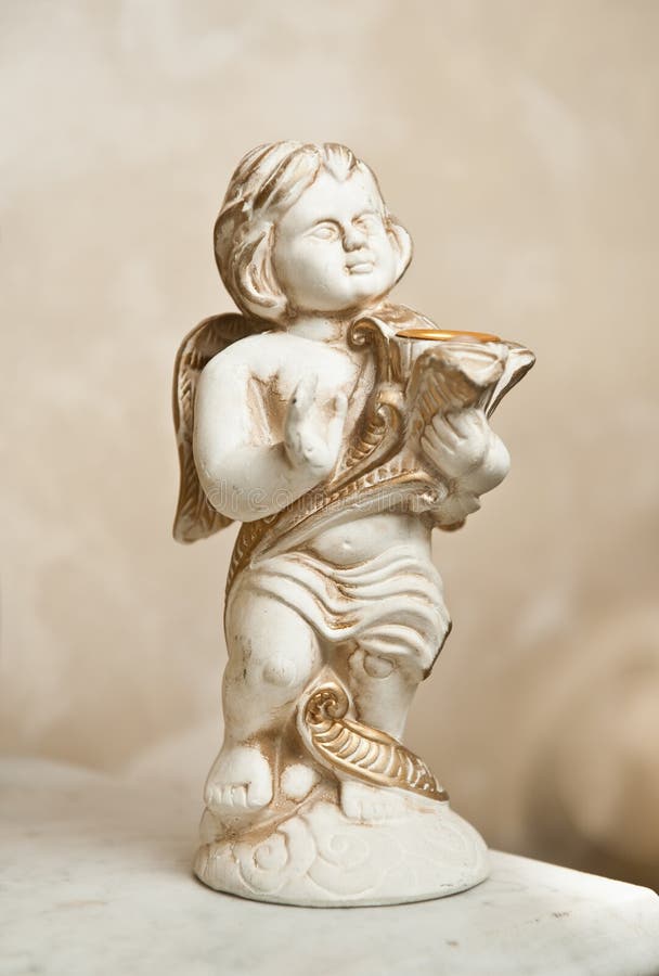 Άγγελος με το lyre, διακόσμηση χρυσή διακόσμηση Εκλεκτής ποιότητας άγγελος Κεραμική άρπα παιχνιδιού αγγέλου Statuette Cupid στο μ στοκ εικόνα Άγγελος με το lyre, διακόσμηση χρυσή διακόσμηση Εκλεκτής ποιότητας άγγελος Κεραμική άρπα παιχνιδιού αγγέλου Statuette Cupid στο μ στοκ εικόνα