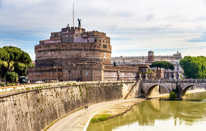 Άποψη Castel Sant'Angelo στη Ρώμη στοκ φωτογραφίες με δικαίωμα ελεύθερης χρήσης Άποψη Castel Sant'Angelo στη Ρώμη στοκ φωτογραφίες με δικαίωμα ελεύθερης χρήσης