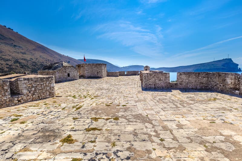Άποψη από την κορυφή του Πόρτο Παλέρμο Castle στοκ εικόνα με δικαίωμα ελεύθερης χρήσης Άποψη από την κορυφή του Πόρτο Παλέρμο Castle στοκ εικόνα με δικαίωμα ελεύθερης χρήσης