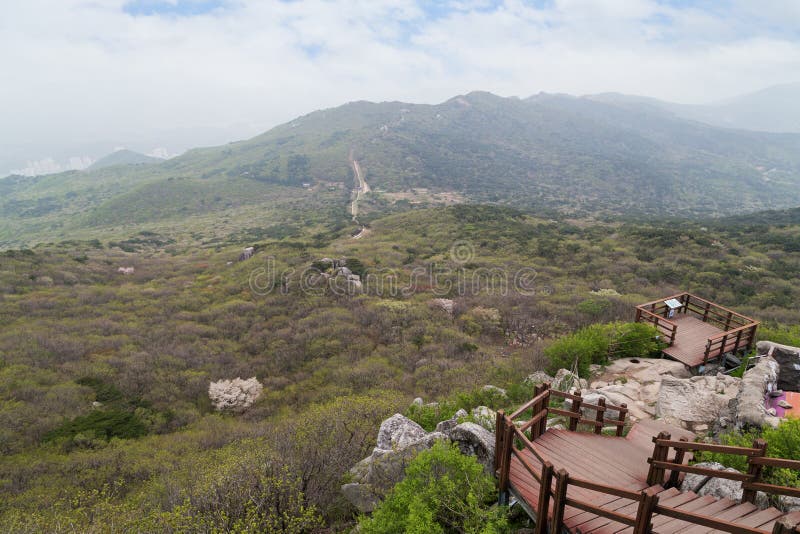 Άποψη από το Geumjeongsan Moutain σε Busan στοκ εικόνες Άποψη από το Geumjeongsan Moutain σε Busan στοκ εικόνες