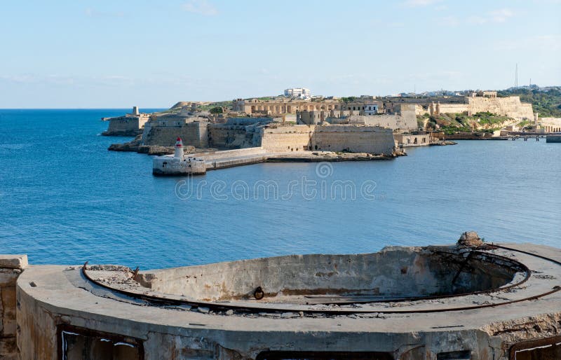 Άποψη από το οχυρό ST Elmo προς τη μεγάλη λιμενική ανατολή Bre Ricasoli στοκ φωτογραφίες Άποψη από το οχυρό ST Elmo προς τη μεγάλη λιμενική ανατολή Bre Ricasoli στοκ φωτογραφίες
