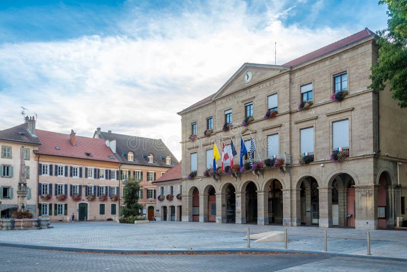 Άποψη στο Δημαρχείο σε Thonon les Bains - Γαλλία στοκ εικόνες Άποψη στο Δημαρχείο σε Thonon les Bains - Γαλλία στοκ εικόνες