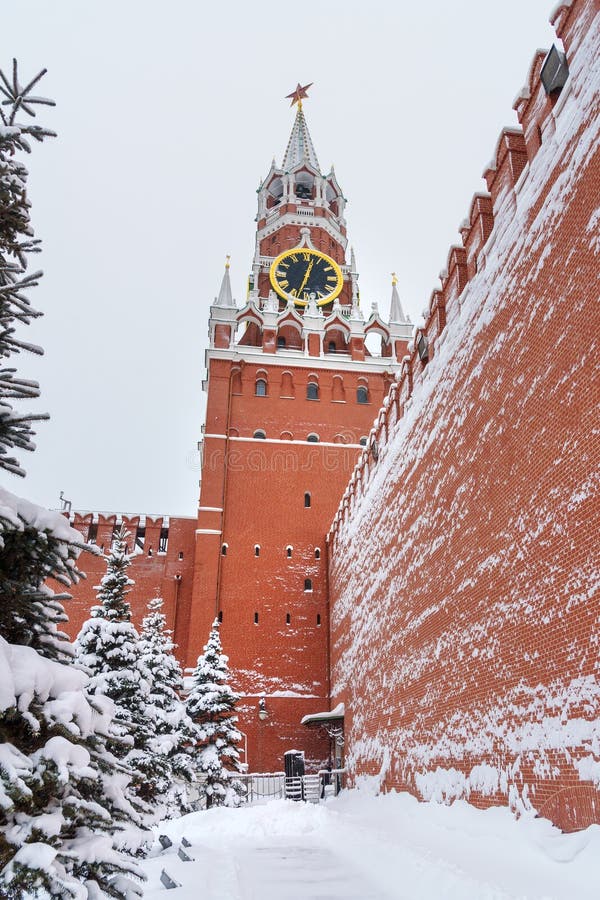 Άποψη σχετικά με τον πύργο Spasskaya το χειμώνα Μόσχα Ρωσία