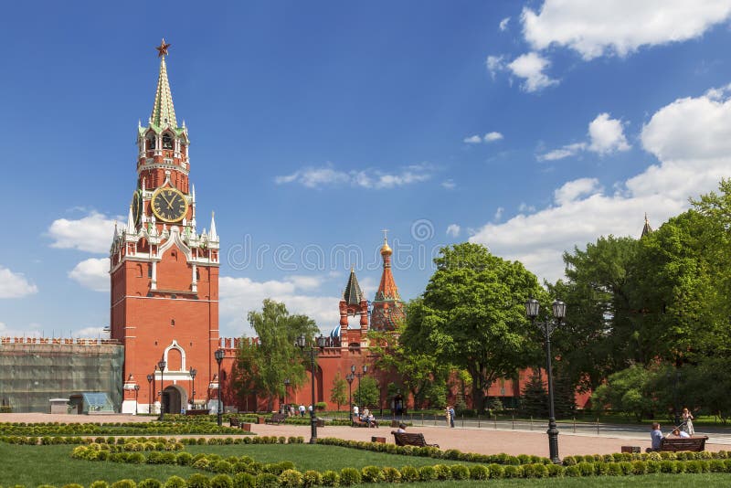 Άποψη του πύργου Spasskaya και το τετράγωνο από την πλατεία Ivanovskaya του Κρεμλίνου