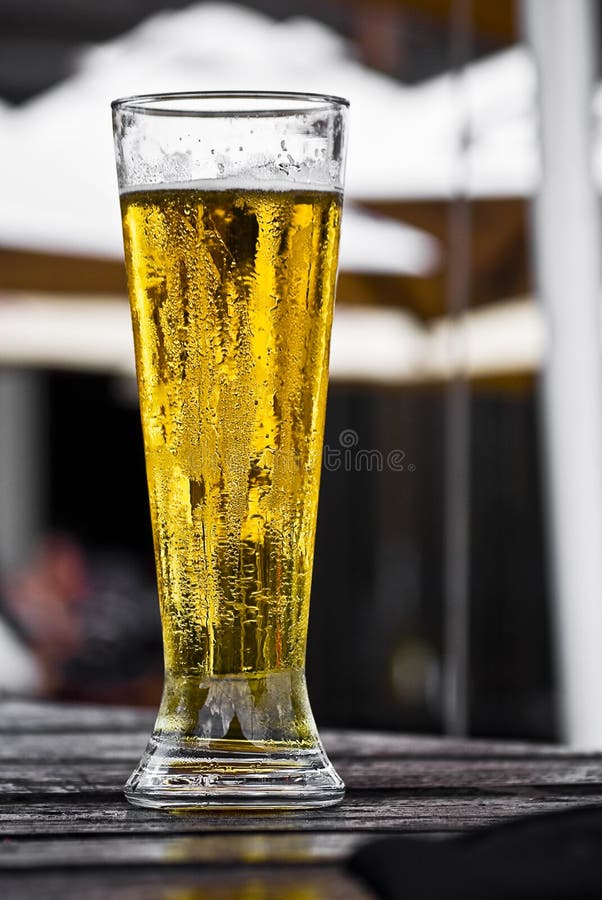 Beer, or other beverage, that is kept in and served from a barrel or tank rather than from a bottle or can. Served here in a tall 500ml glass. Beer, or other beverage, that is kept in and served from a barrel or tank rather than from a bottle or can. Served here in a tall 500ml glass.