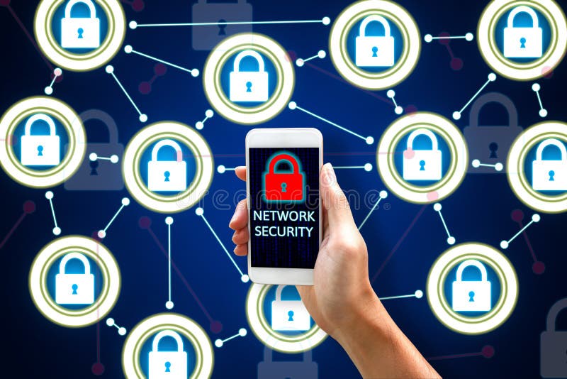 Έννοια δικτύων ασφάλειας Cyber, νέο ασιατικό άτομο που κρατά το κινητό π στοκ εικόνες Έννοια δικτύων ασφάλειας Cyber, νέο ασιατικό άτομο που κρατά το κινητό π στοκ εικόνες