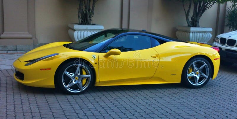 Έξοχο όχημα της Ιταλίας Ferrari στοκ φωτογραφία με δικαίωμα ελεύθερης χρήσης Έξοχο όχημα της Ιταλίας Ferrari στοκ φωτογραφία με δικαίωμα ελεύθερης χρήσης